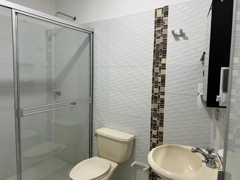 Hotel COOL HOUSE 24Horas Bed and Breakfast in Colombia