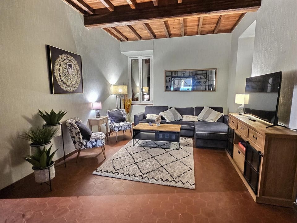 Communal lounge/ TV room