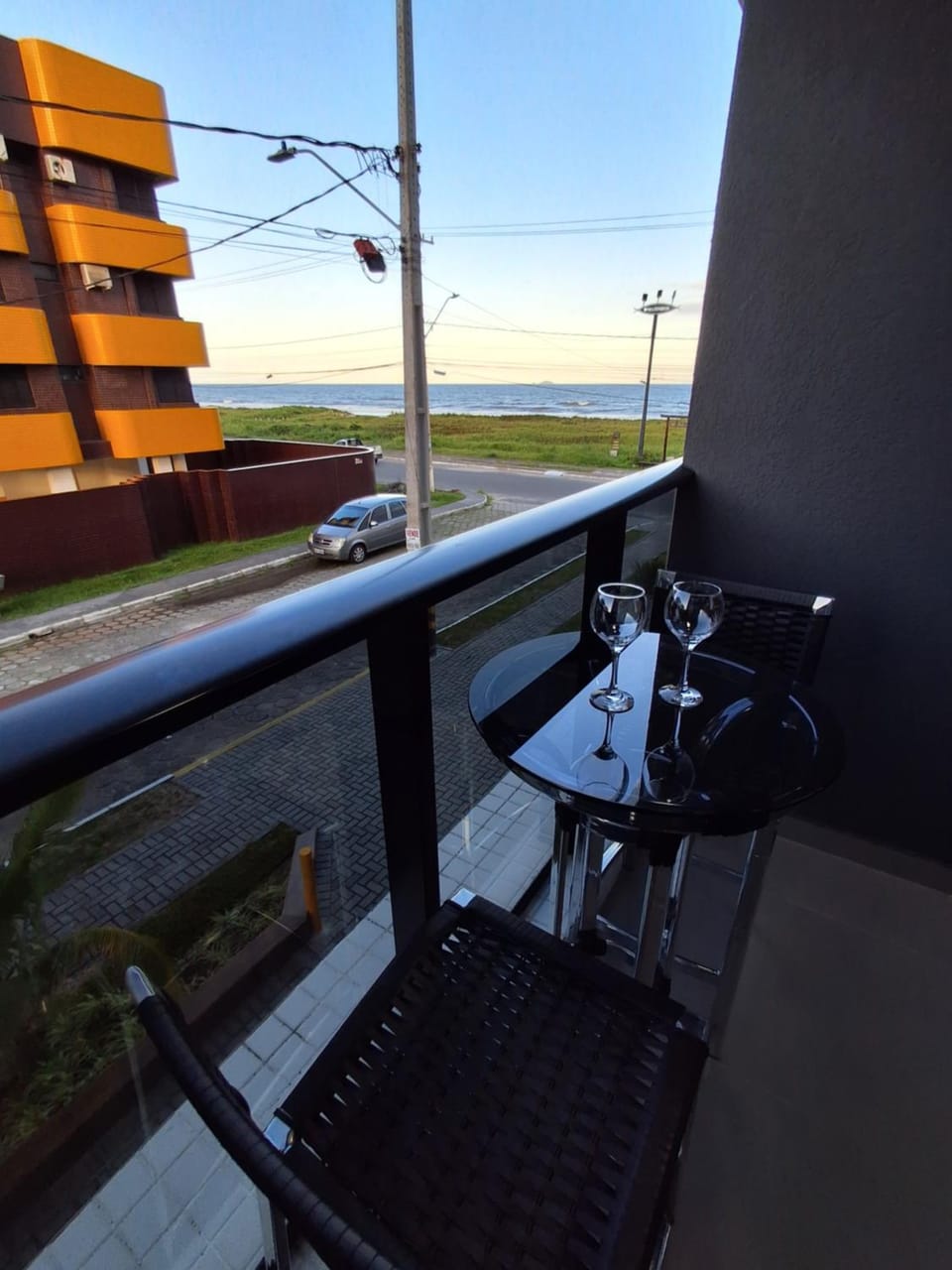 Studio 110 Maravilhoso Vista Mar com Piscina Apartment in State of Paraná