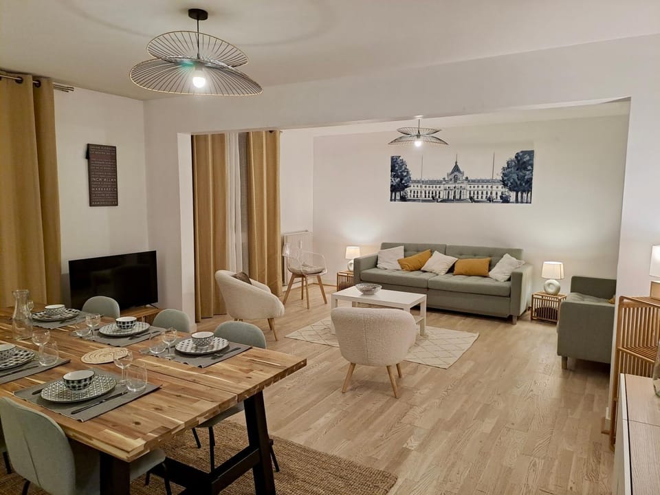 TV and multimedia, Living room, Dining area