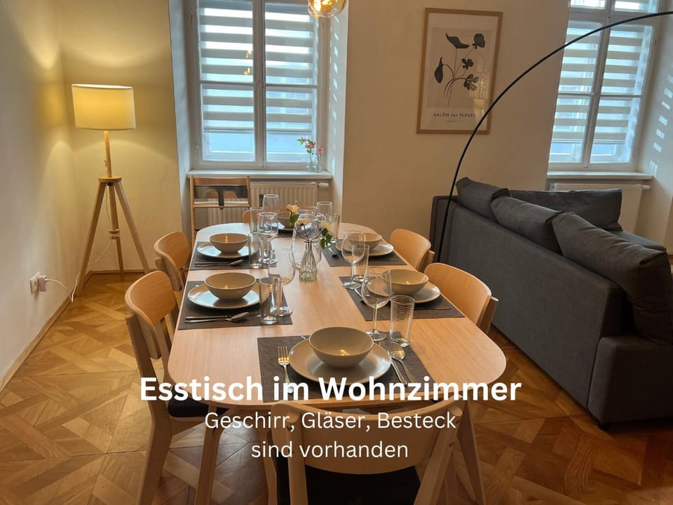 Living room, Dining area