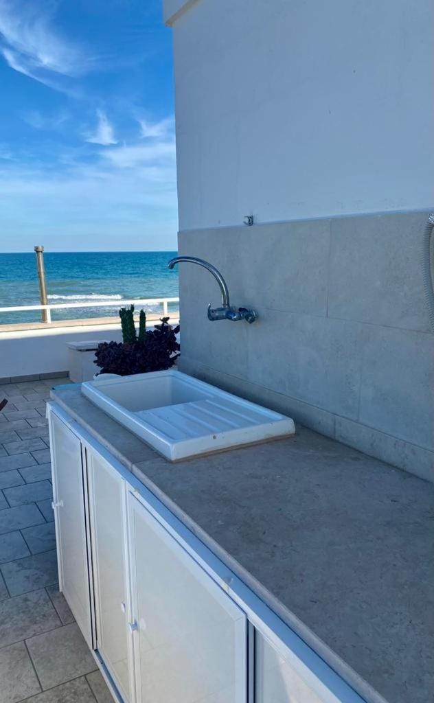 Balcony/Terrace, Kitchen or kitchenette, Sea view