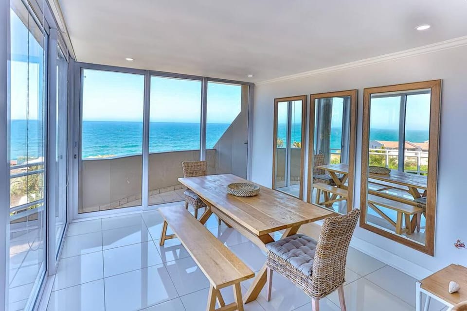 Les Dauphine 3 - Premier Beach Front Apartment Apartment in Dolphin Coast