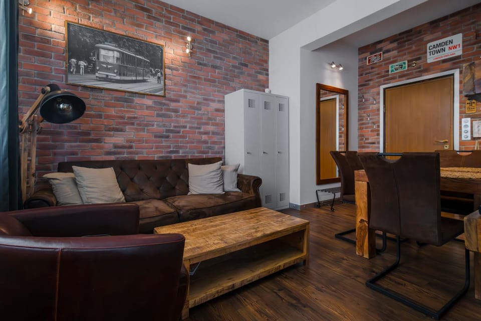 Property building, TV and multimedia, Living room, Seating area, Dining area, air conditioner