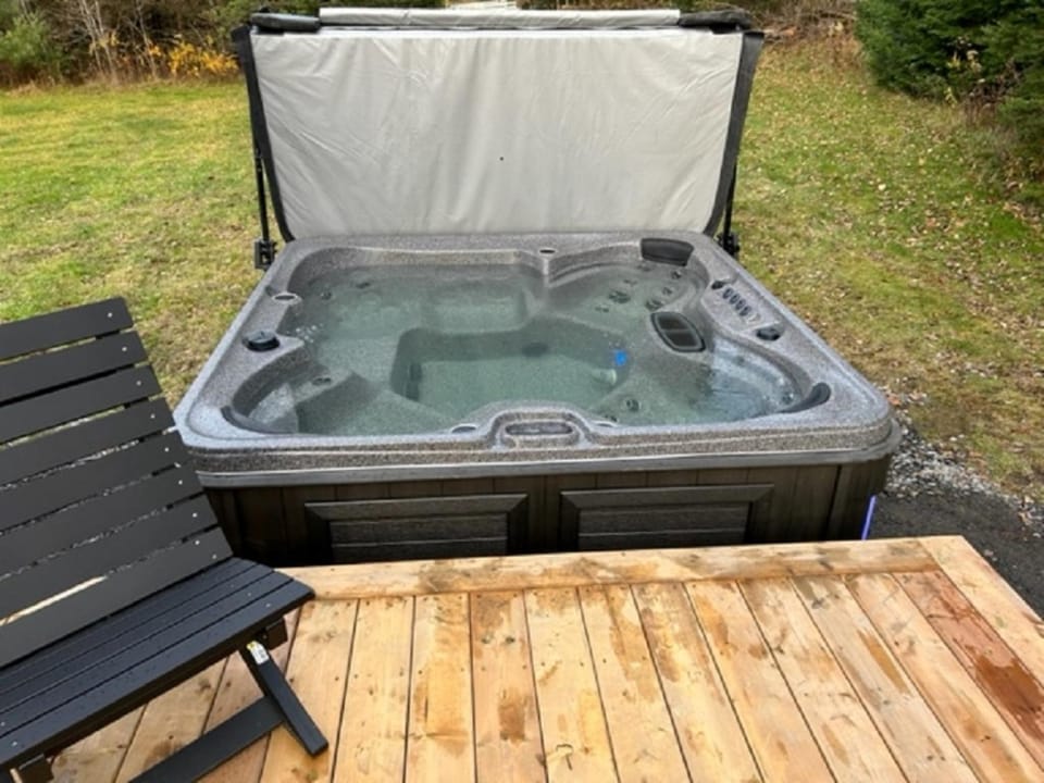 Hot Tub, Hot Tub