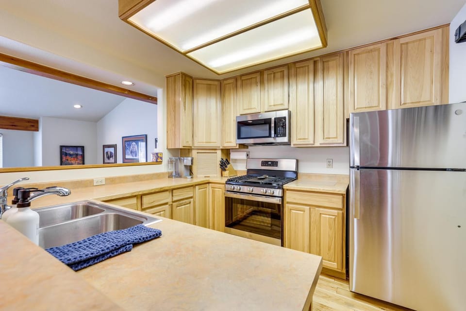Copper Mtn Resort Duplex w/ Golf Course Views! House in Copper Mountain