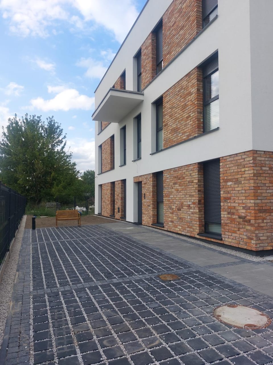 Property building, Neighbourhood