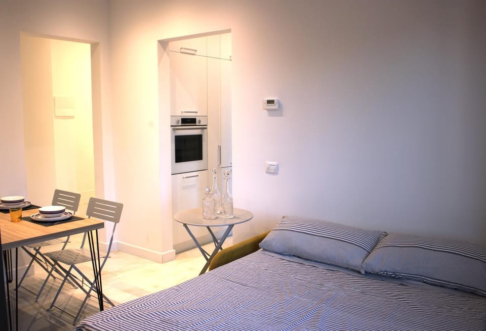 Bed, Living room