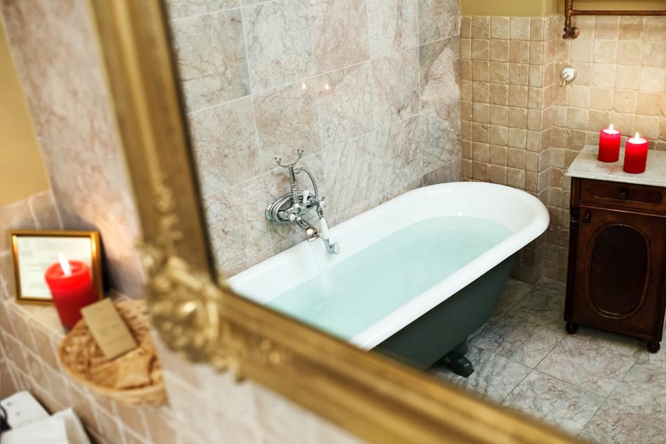 Bathroom, Bath