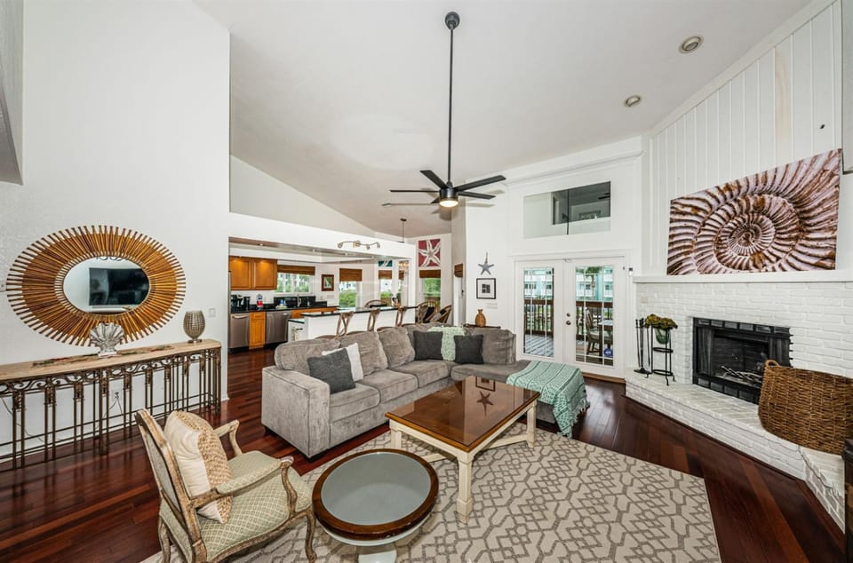 WaterfrontPoolGameswalk2Beach House in Indian Rocks Beach