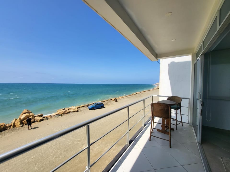 Day, Natural landscape, View (from property/room), Balcony/Terrace, Dining area, Beach, Sea view