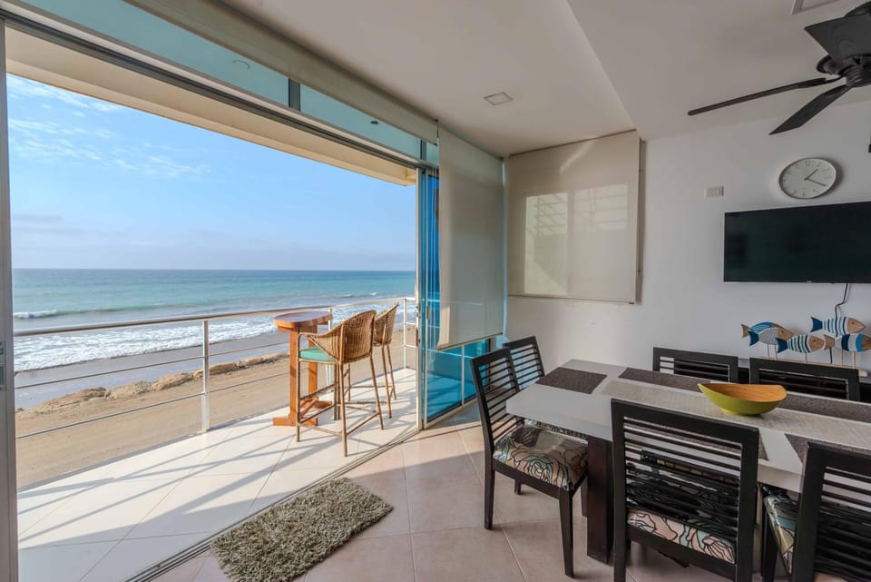 Natural landscape, View (from property/room), Balcony/Terrace, Dining area, Landmark view, Sea view