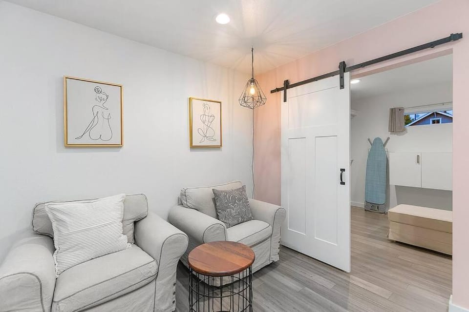 Walk to the waterfront - Charmwood House in Tacoma Apartment in Tacoma