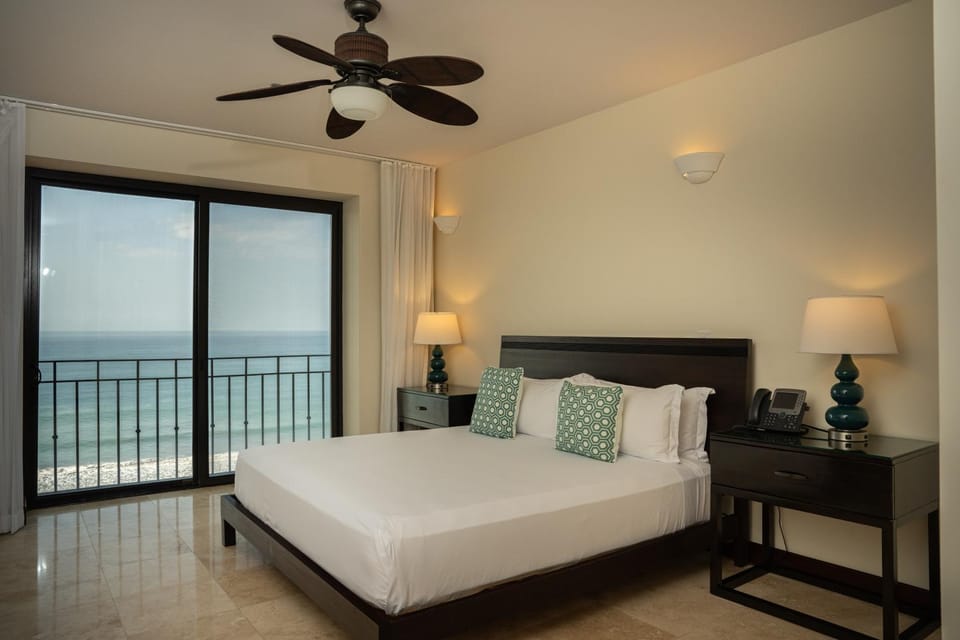 Bed, Bedroom, Sea view