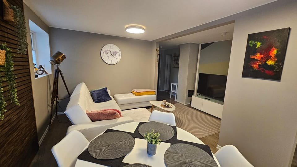 Cozy and warm just like at home, Free P, Big terrace Apartment in Norway