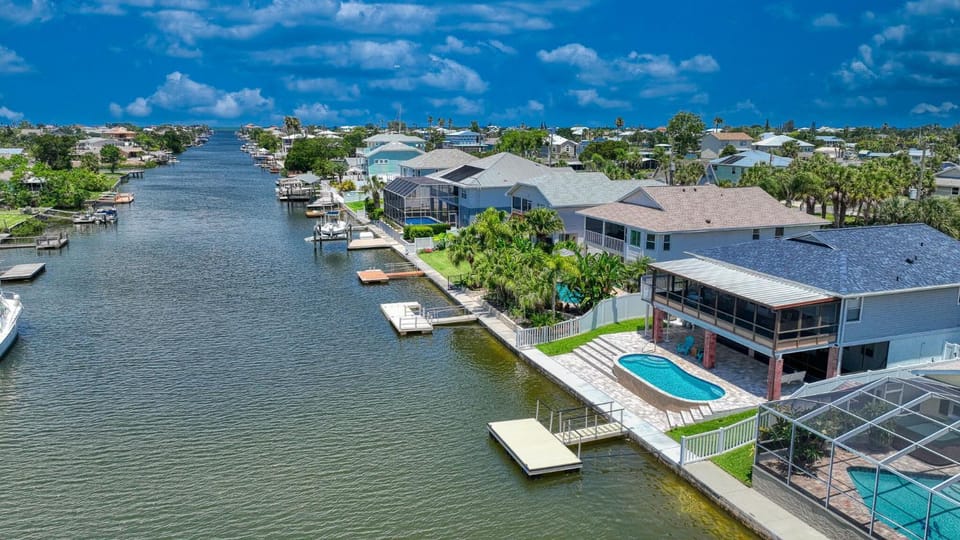 Waterfront HomeHeated PoolKayaksSunsets House in Hernando Beach