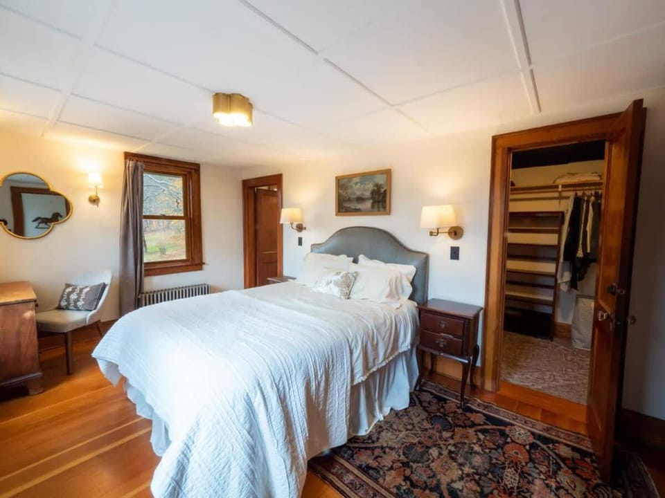 Berkshire Vacation Rentals: Centrally Located Historical Home House in Lee