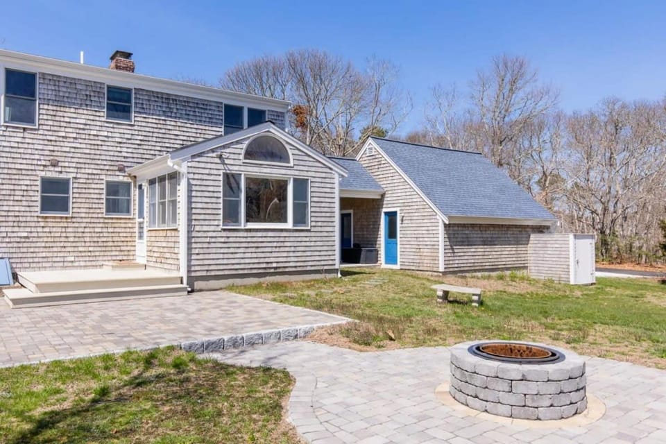 Stay On The Cape Vacation Rentals: Book Eastham Plenty Of Room For Entire Family House in North Eastham
