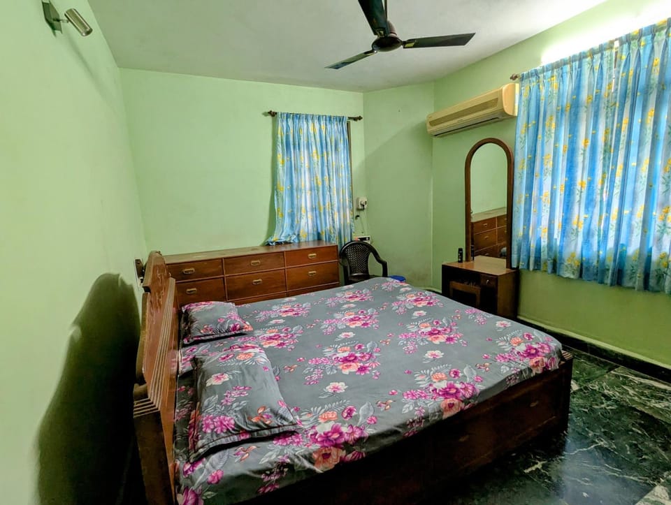 Ushuaia- Entire villa, nestled in nature's embrace Chalet in Goa, India