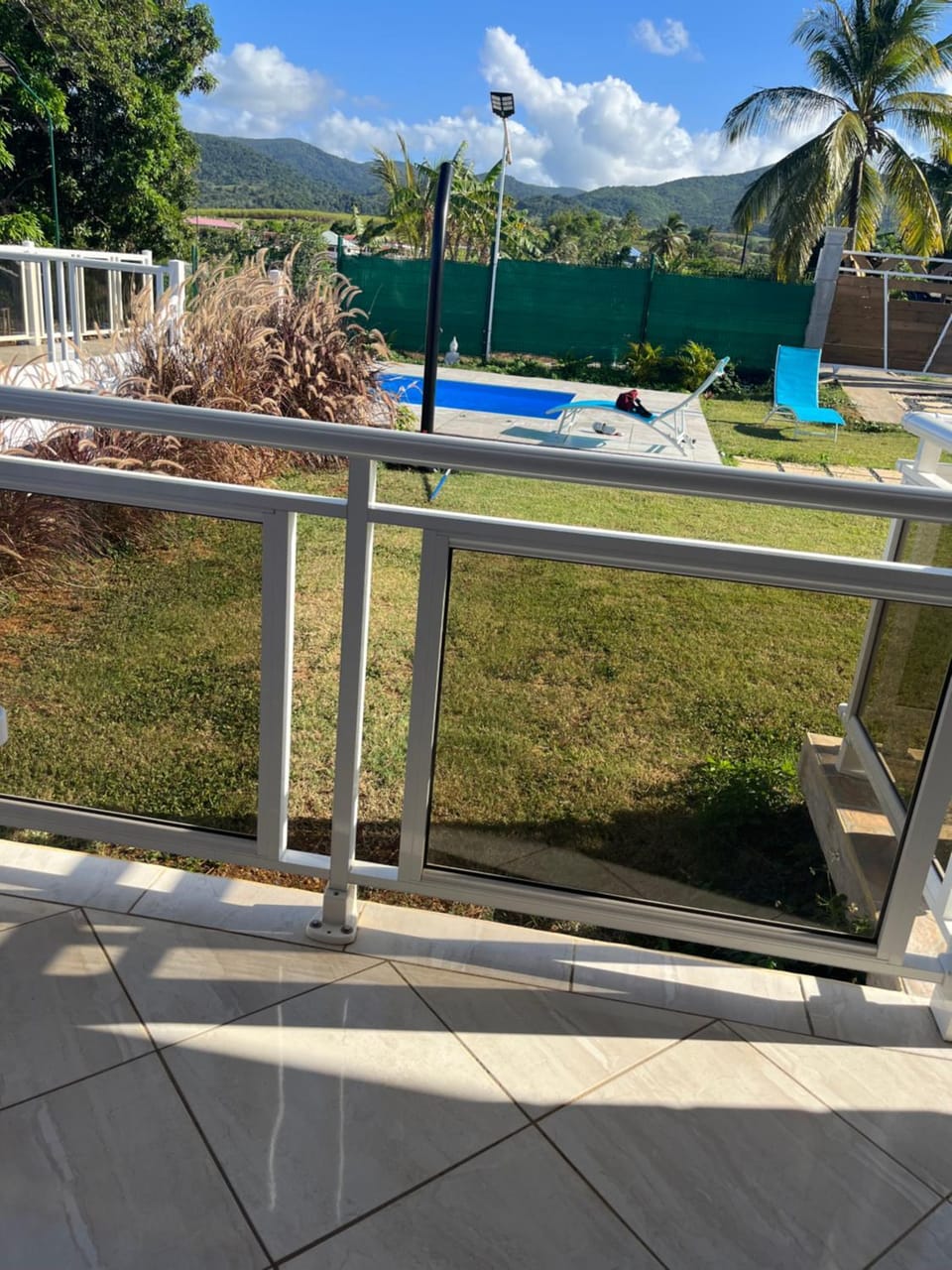 Les papillons Doré- Mango House in Leeward Islands