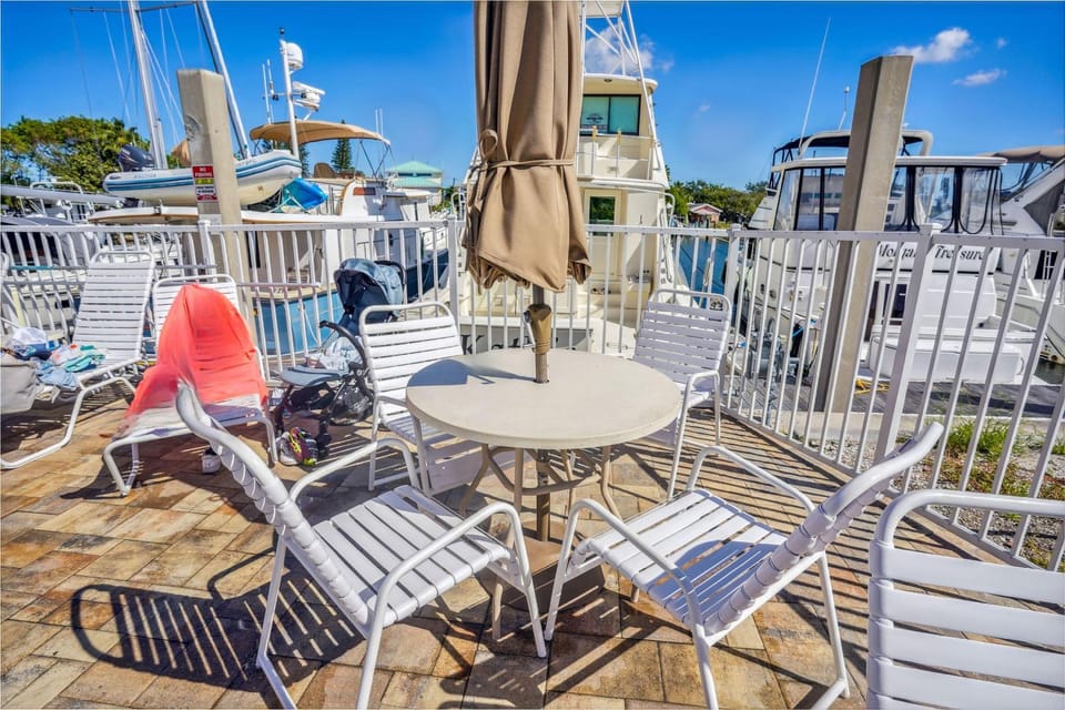 Madeira Bay Resort I 1408 House in Madeira Beach