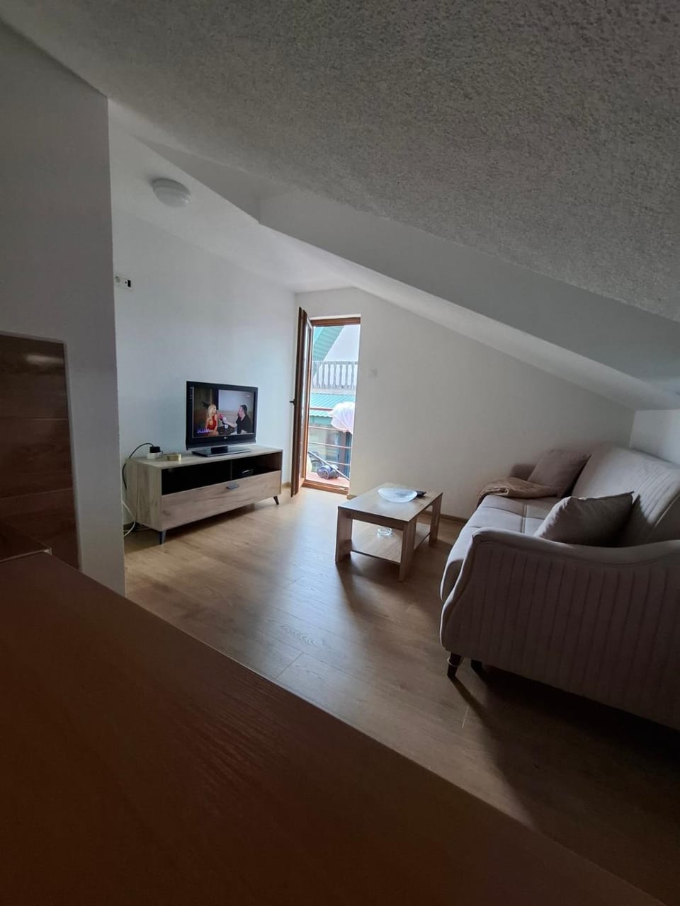 TV and multimedia, Living room, Photo of the whole room, Seating area
