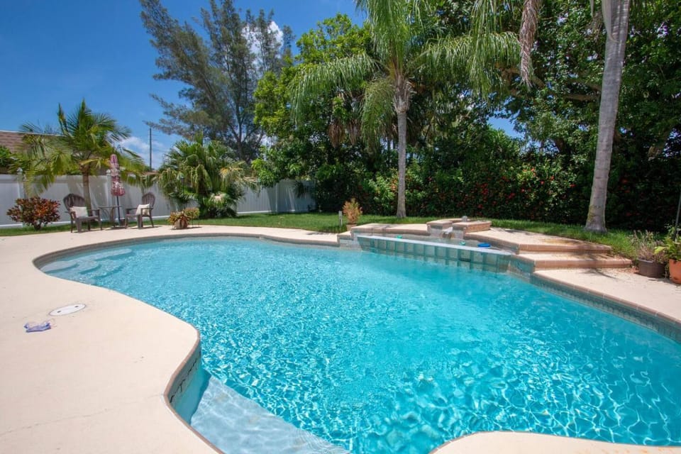 Walk2IRBGymPoolGamesFun House in Indian Rocks Beach