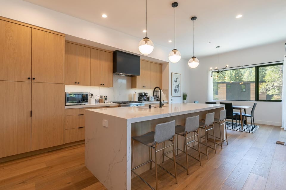 Powder Run - Newly Built Palisades 3 Bedroom Townhome - Minutes to Village House in Palisades Tahoe (Olympic Valley)