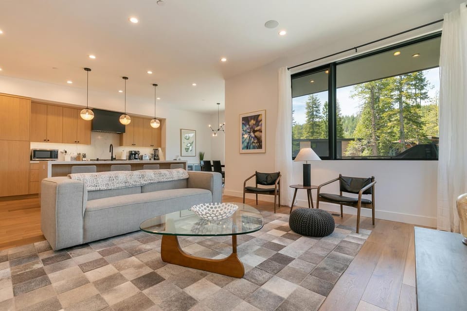 Powder Run - Newly Built Palisades 3 Bedroom Townhome - Minutes to Village House in Palisades Tahoe (Olympic Valley)