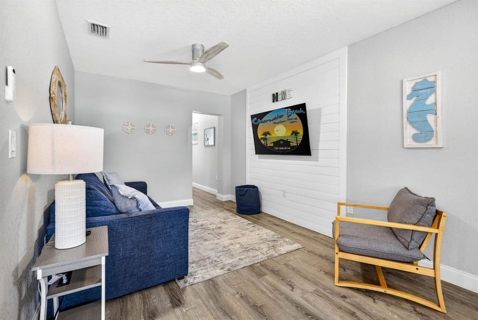 Heated Pool2 min walk 2 the BeachSleeps 9Cute House in Indian Rocks Beach