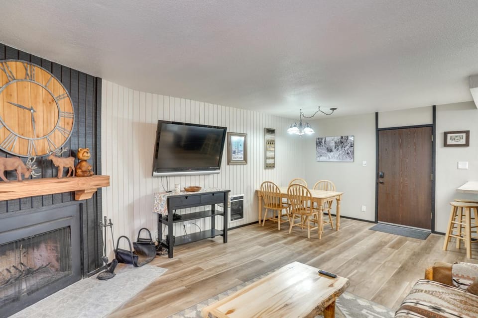Walkable Brian Head Condo: Steps to Ski Resort! House in Brian Head
