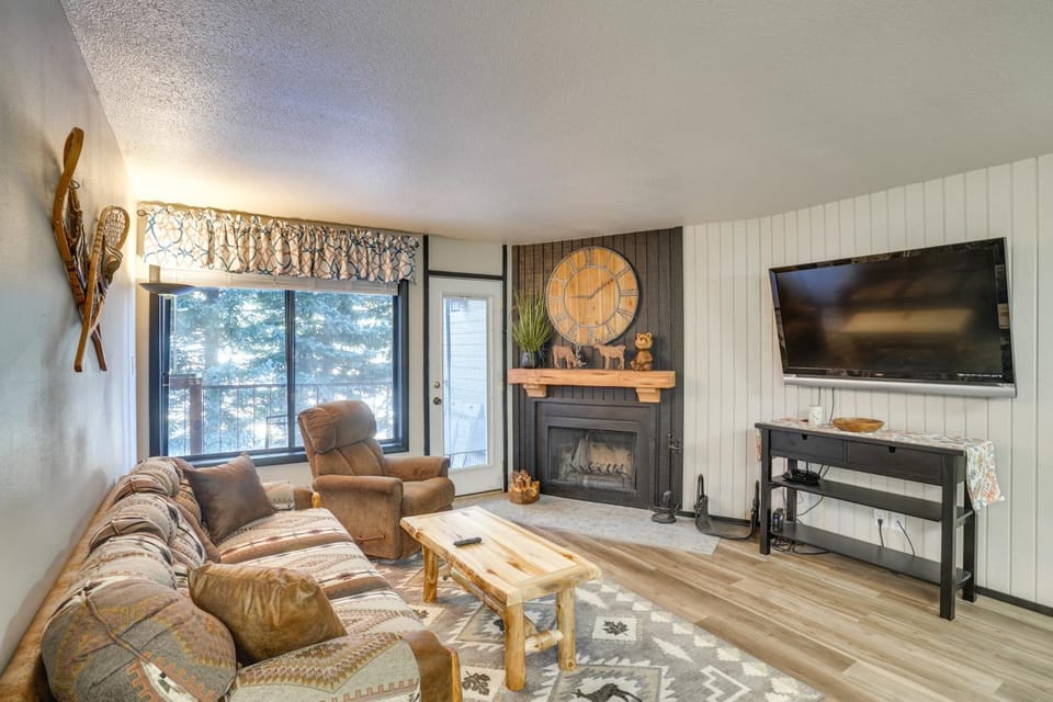 Walkable Brian Head Condo: Steps to Ski Resort! House in Brian Head