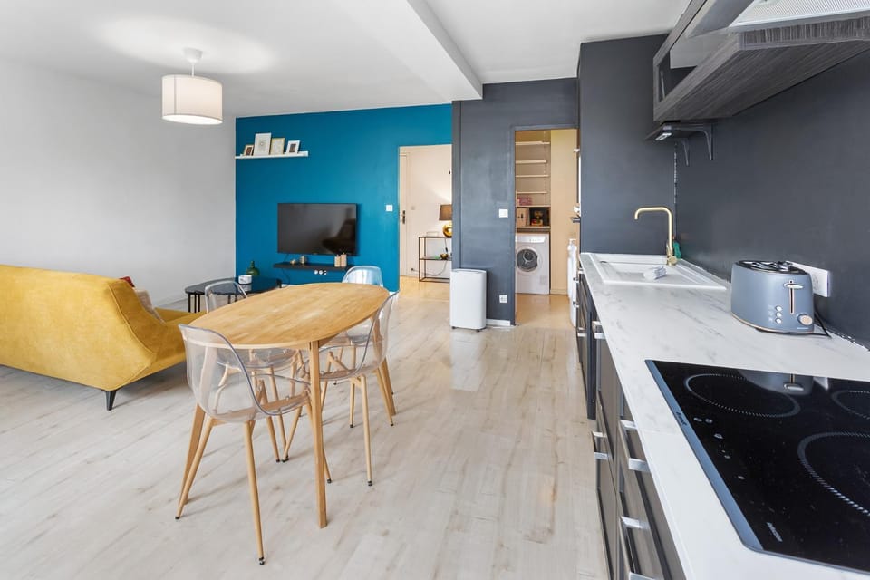 Dining area, dishwasher, oven, stove