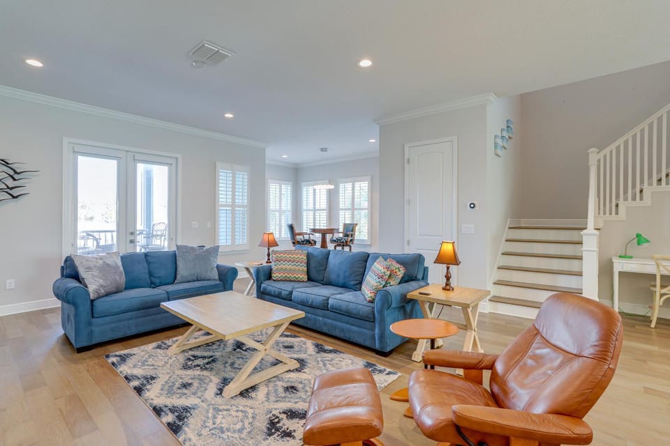 Steps to Shore: Modern Redington Beach Townhome House in North Redington Beach