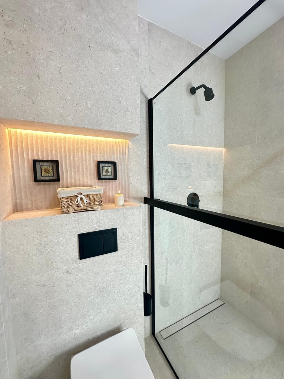 Shower, Bathroom, hair dryier