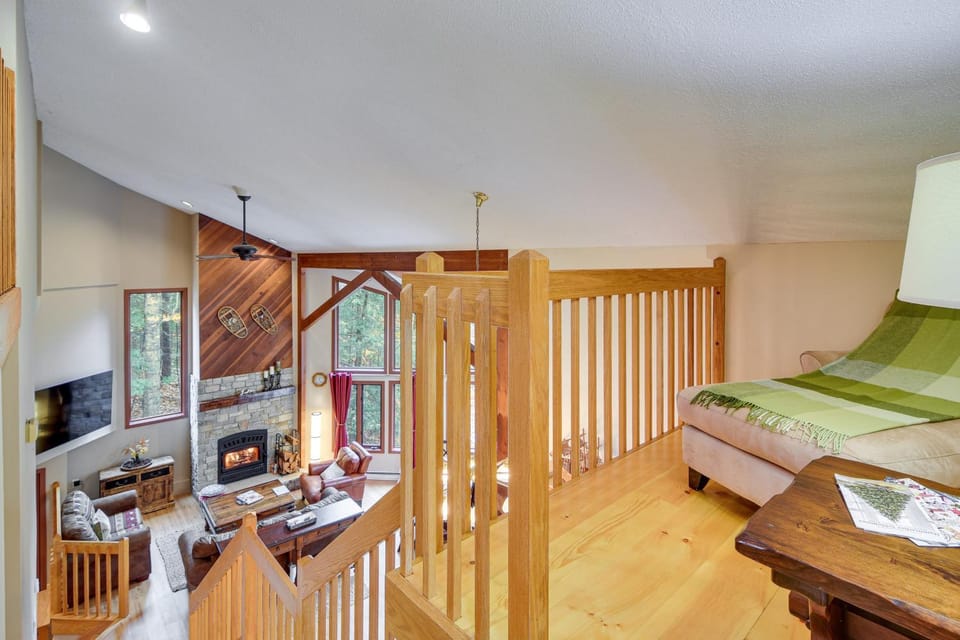 Ski & Golf: Cozy North Conway Mountain Cabin! Cabin in North Conway