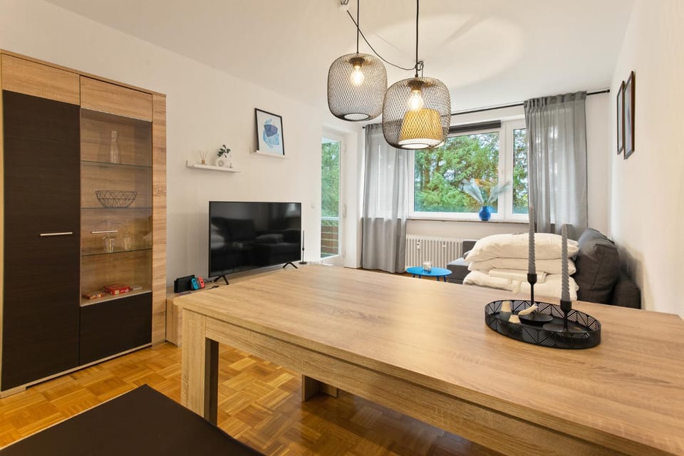 Communal lounge/ TV room, TV and multimedia, View (from property/room), View (from property/room), Kitchen or kitchenette, Living room, Seating area, Dining area, Evening entertainment