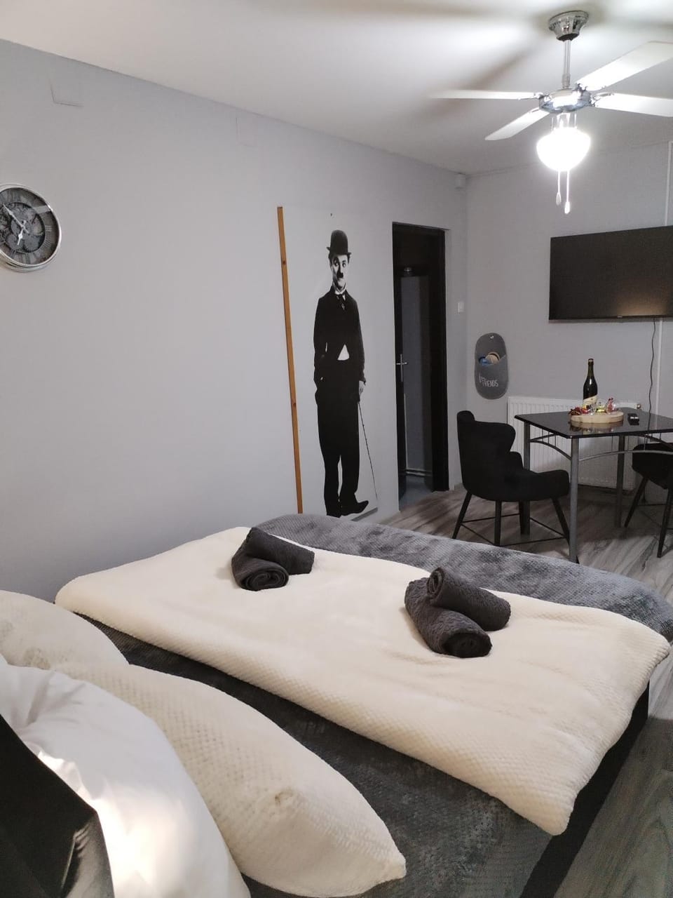 Skitnica C.Chaplin Apartment in Hungary