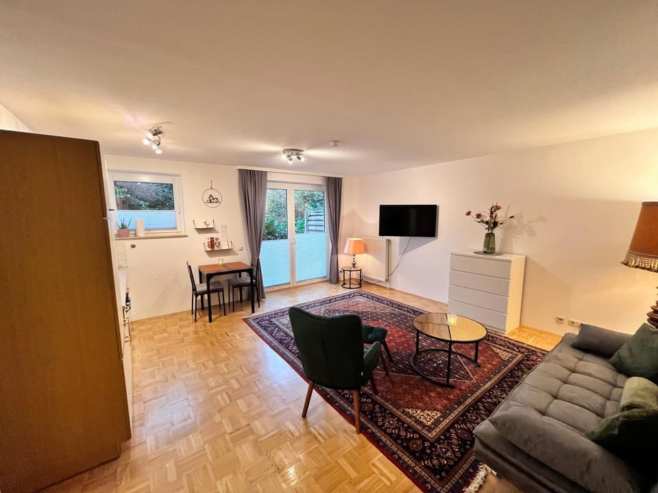 TV and multimedia, Living room, Seating area