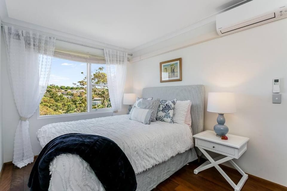 MOS17 - 1 bedroom w views-Mosman Apartment in Sydney
