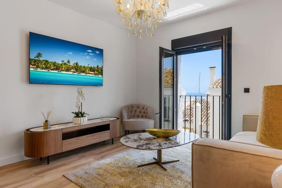 6 Luxury sea View Puerto Banus Apartment in Marbella