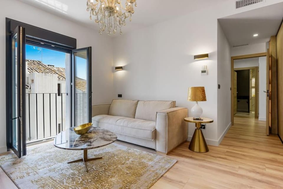 6 Luxury sea View Puerto Banus Apartment in Marbella