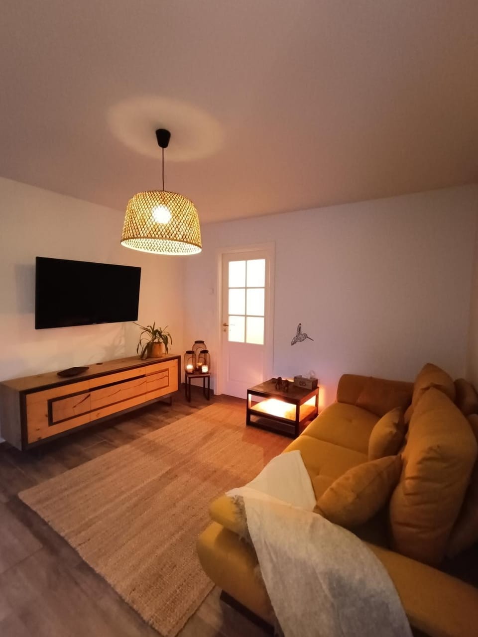 Communal lounge/ TV room