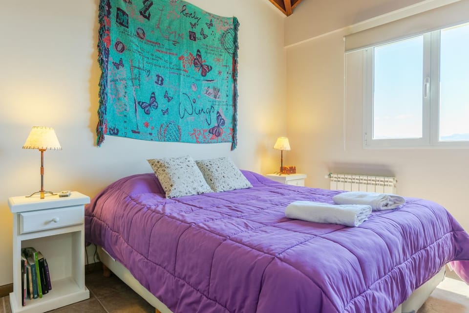 Bed, Photo of the whole room, Bedroom, internet, towels