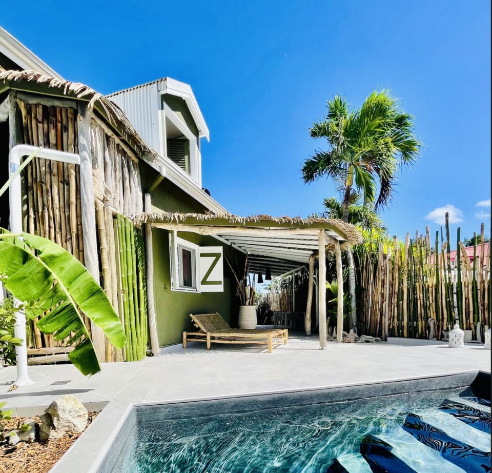 Garden, Garden view, Pool view, Swimming pool, sunbed
