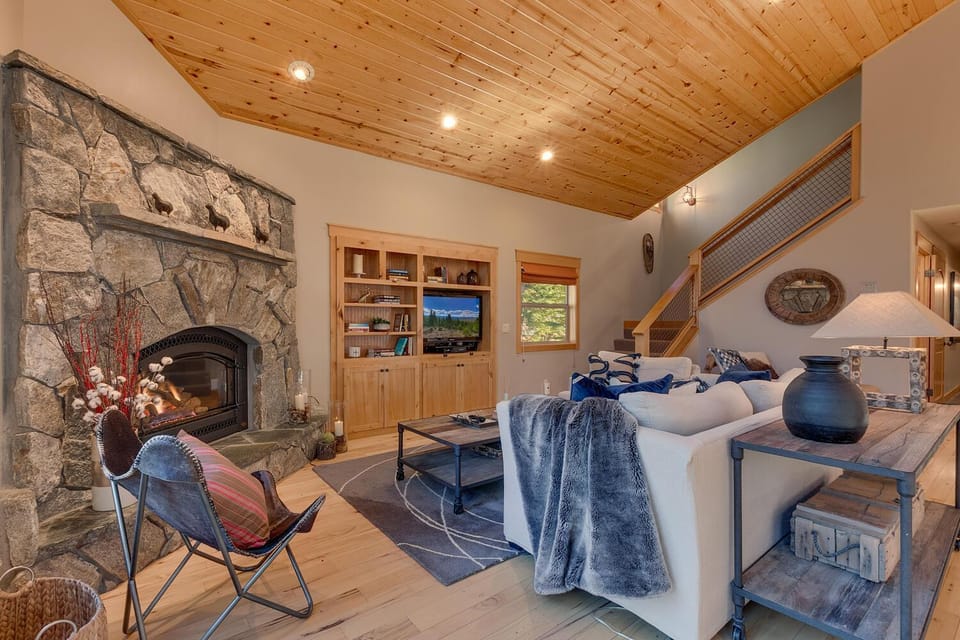 Woodcrest at Tahoe Donner 3BR with Pool Table - 3000 sq ft House in Truckee
