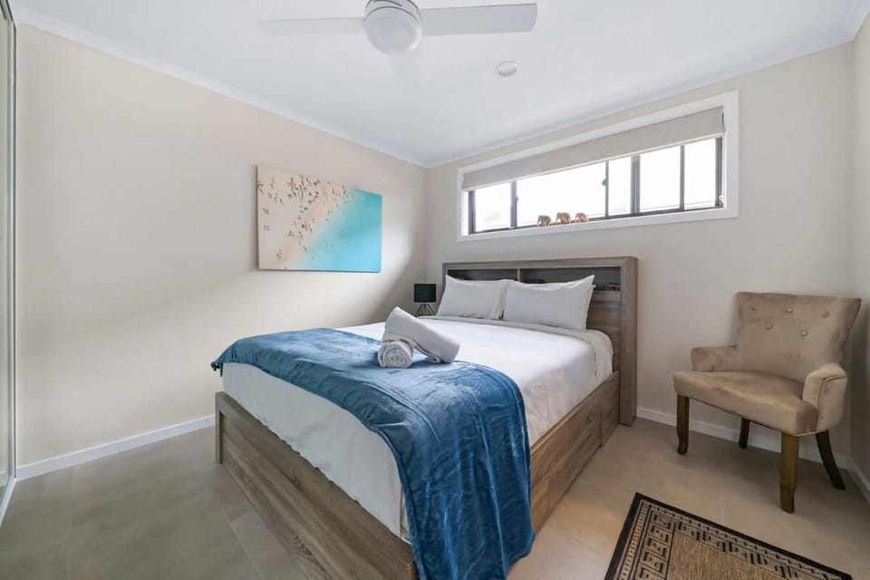 Oak Retreat Bliss by the Beach House in Pittwater Council