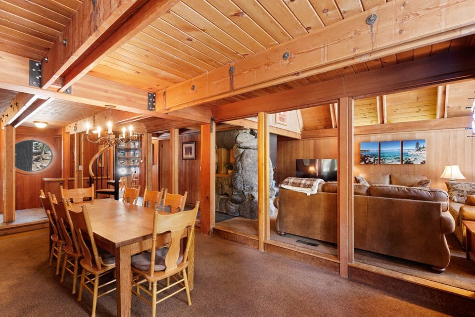 Snowy Paws - Pet Friendly - Alpine Meadows - Amazing views, close to slopes House in Sierra Nevada