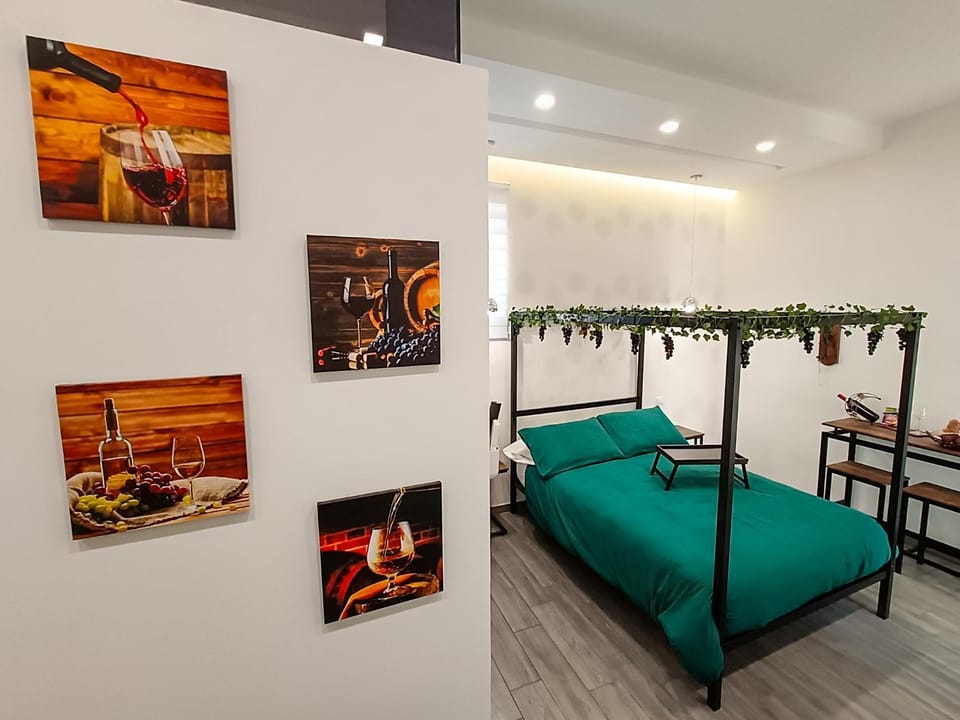 Photo of the whole room, Bedroom