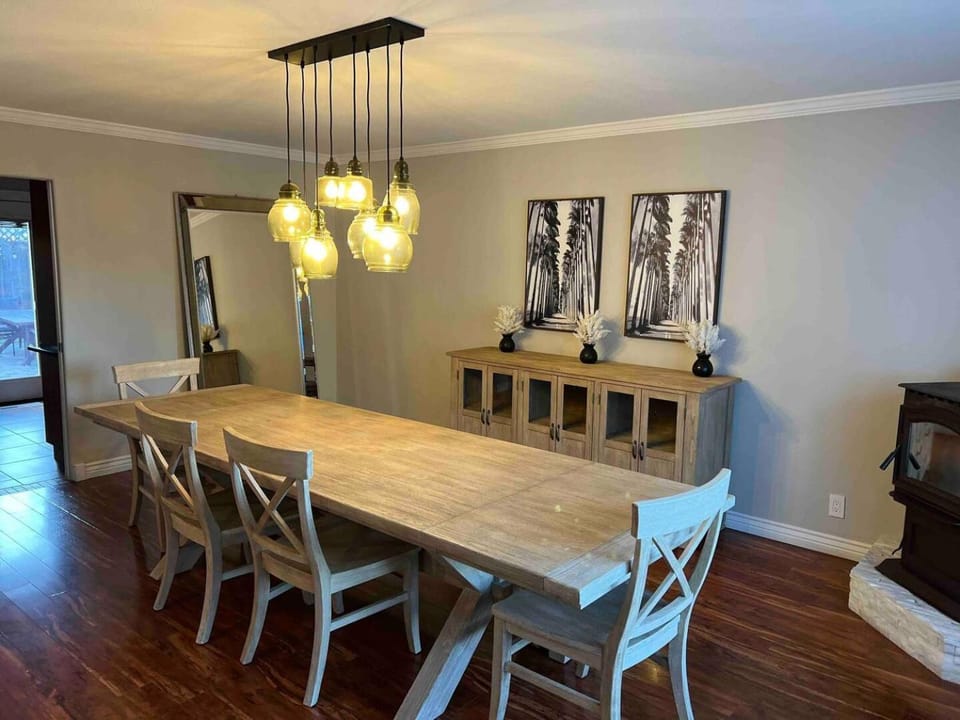 Spacious 5BR San Jose Home w Parking & Backyard House in San Jose